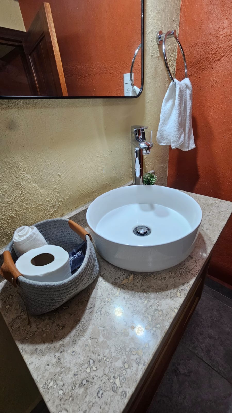 81d35933-3afe-4bab-818c-bb0e78f74c4c